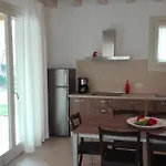 Casa Pergola 2 - Fronte Piscina, Parking Apartman *
