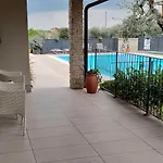 Casa Pergola 2 - Fronte Piscina, Parking Apartman *