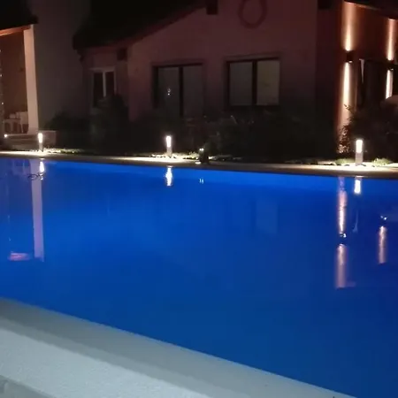 Casa Pergola 2 - Fronte Piscina, Parking Apartment *